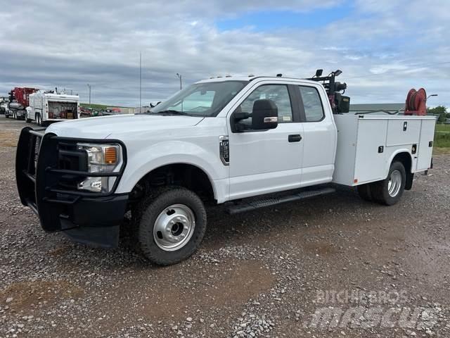 Ford F-350 Municipal/vehicul cu uz general