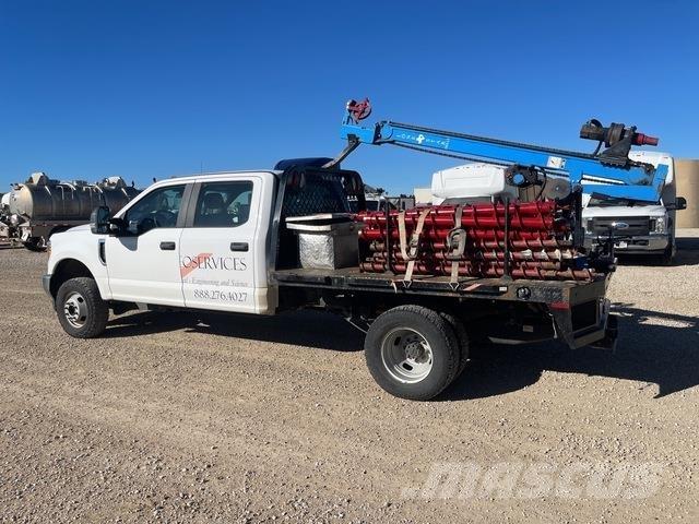 Ford F-350 Utilaje mobile de forat