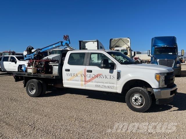 Ford F-350 Utilaje mobile de forat