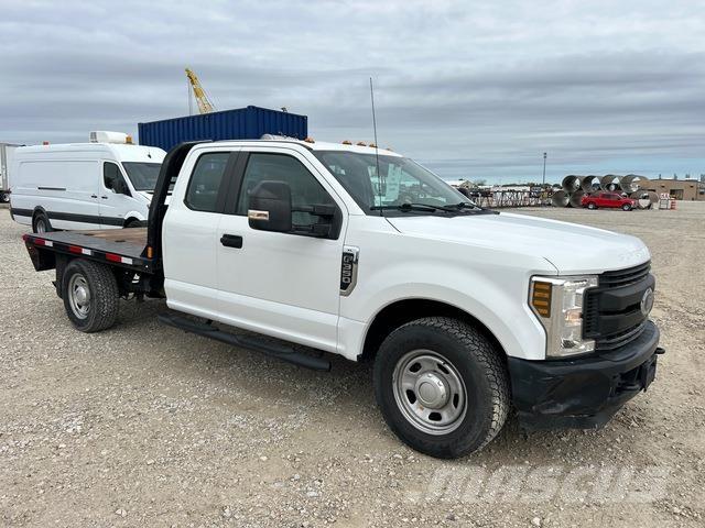 Ford F-350 Camioane platforma/prelata