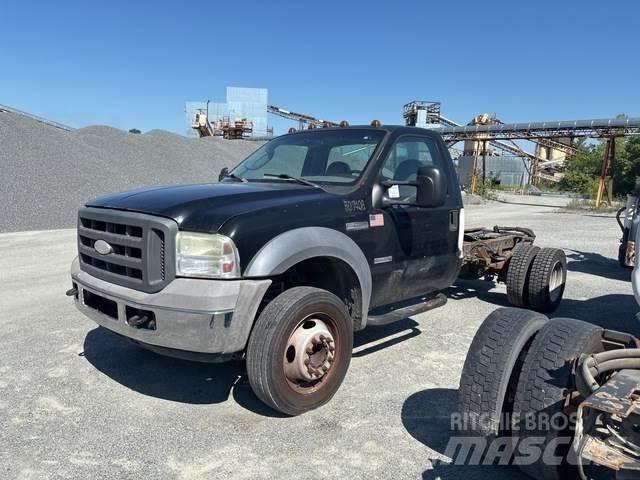 Ford F-450 Cabine si interior
