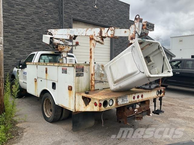 Ford F-450 Platforme aeriene montate pe camion