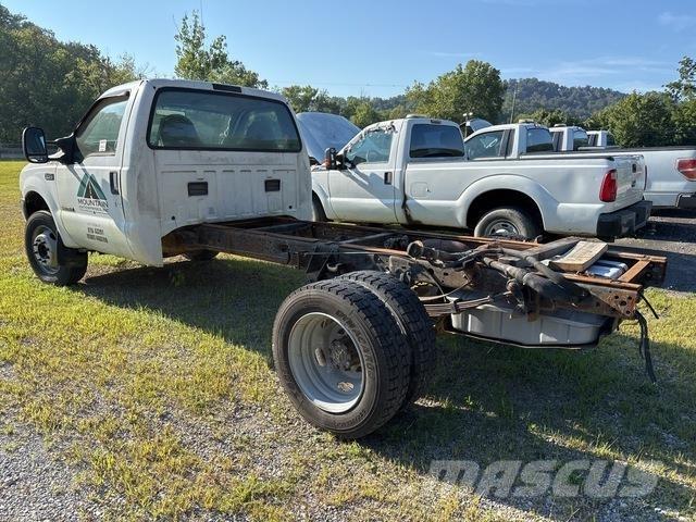 Ford F-450 Cabine si interior