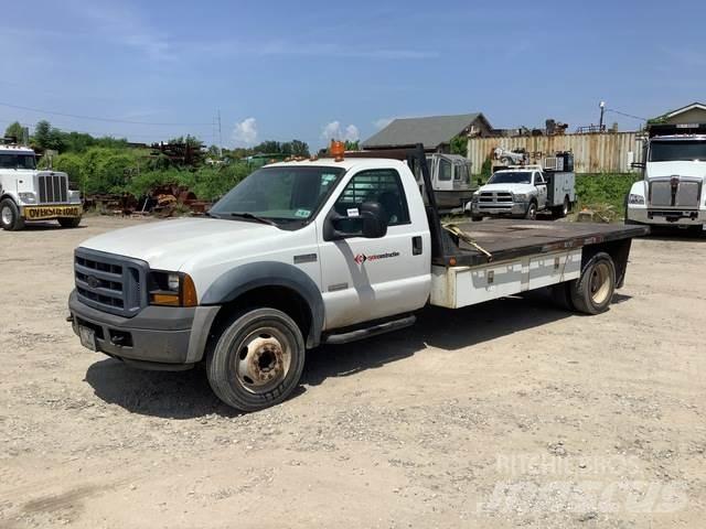 Ford F-550 Camioane platforma/prelata