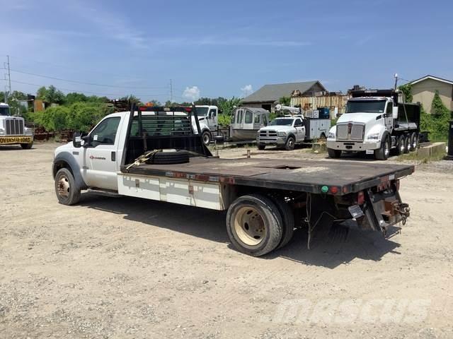 Ford F-550 Camioane platforma/prelata