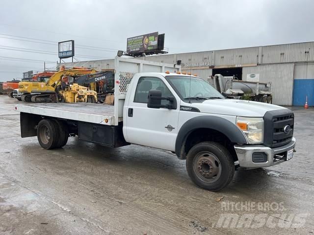 Ford F-550 Camioane platforma/prelata