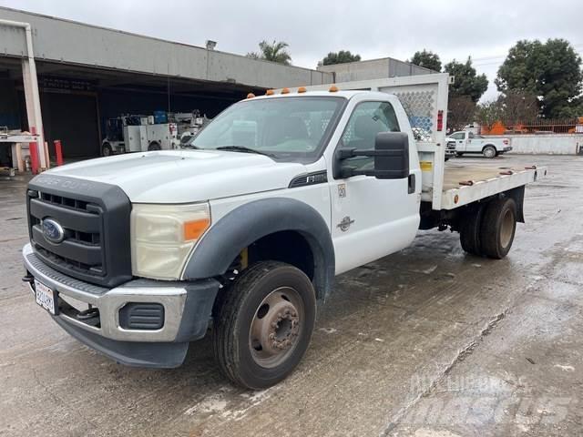 Ford F-550 Camioane platforma/prelata