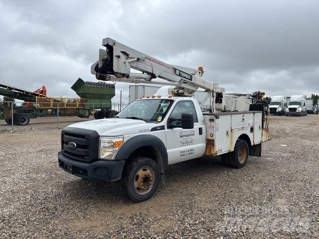 Ford F-550 Platforme aeriene montate pe camion