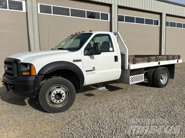 Ford F-550 Camioane platforma/prelata