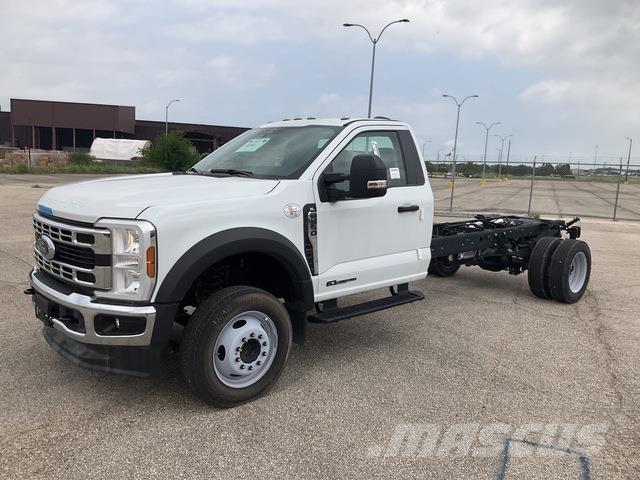 Ford F-550 Cabine si interior