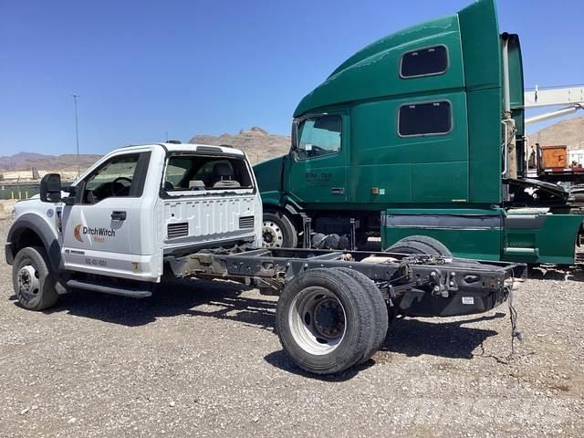 Ford F-550 Cabine si interior
