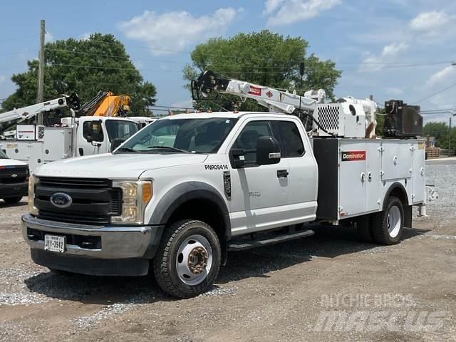 Ford F-550 Municipal/vehicul cu uz general