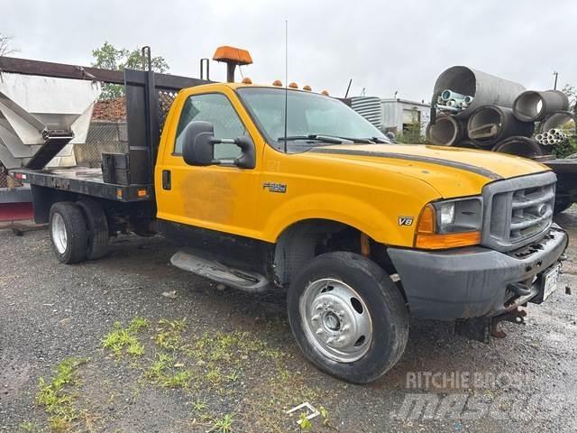 Ford F-550 Camioane platforma/prelata