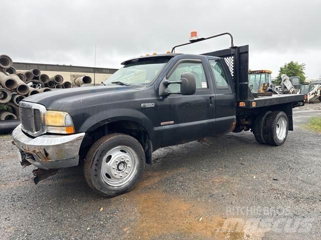 Ford F-550 Camioane platforma/prelata