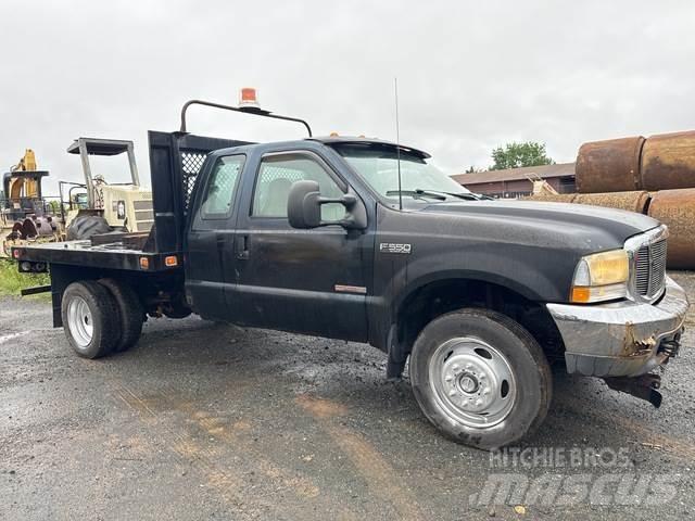 Ford F-550 Camioane platforma/prelata