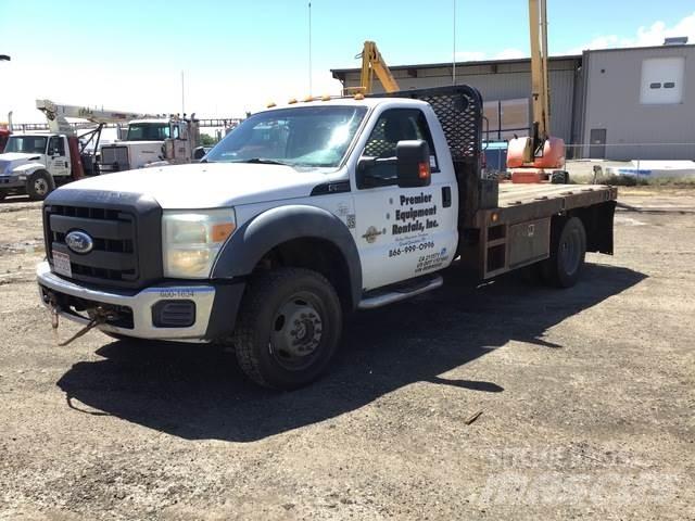 Ford F-550 Camioane platforma/prelata