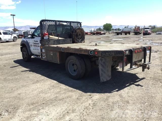 Ford F-550 Camioane platforma/prelata