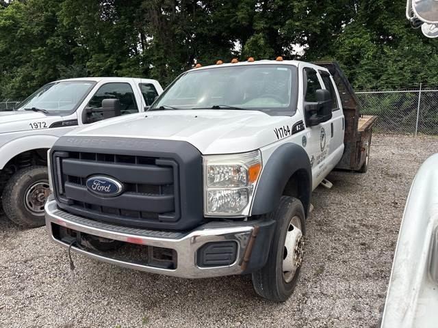 Ford F-550 Camioane platforma/prelata