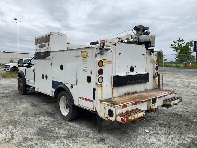 Ford F-550 Municipal/vehicul cu uz general