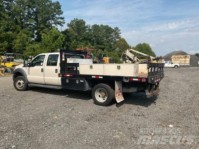 Ford F-550 Camioane platforma/prelata