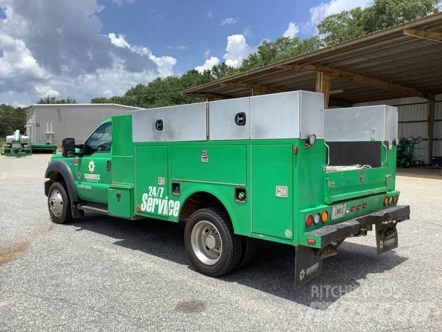 Ford F-550 Municipal/vehicul cu uz general