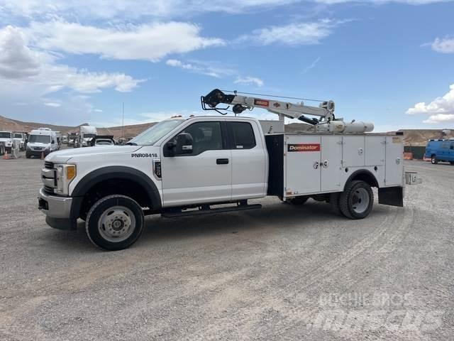 Ford F-550 Municipal/vehicul cu uz general