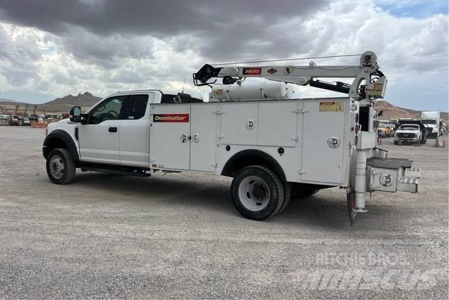 Ford F-550 Municipal/vehicul cu uz general