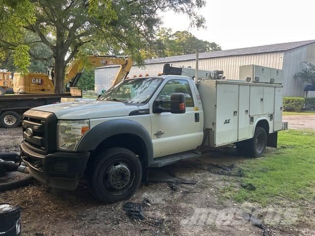 Ford F-550 Municipal/vehicul cu uz general