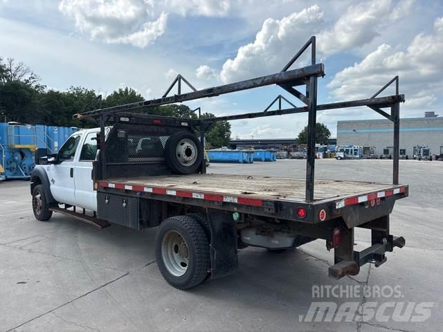 Ford F-550 Camioane platforma/prelata