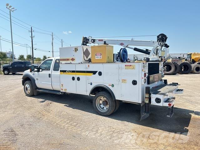 Ford F-550 Municipal/vehicul cu uz general