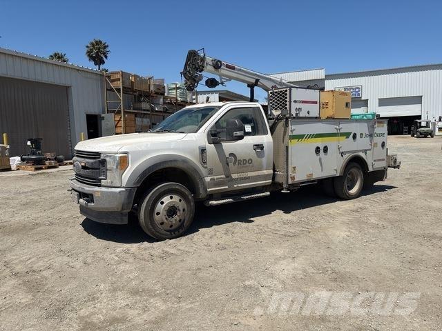 Ford F-550 Municipal/vehicul cu uz general