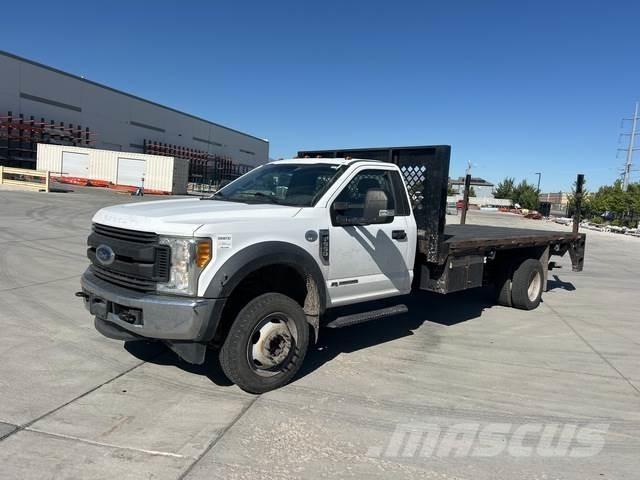 Ford F-550 Camioane platforma/prelata