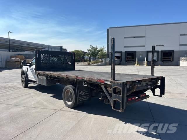 Ford F-550 Camioane platforma/prelata