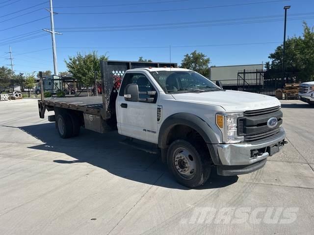Ford F-550 Camioane platforma/prelata