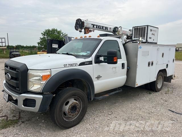 Ford F-550 Municipal/vehicul cu uz general