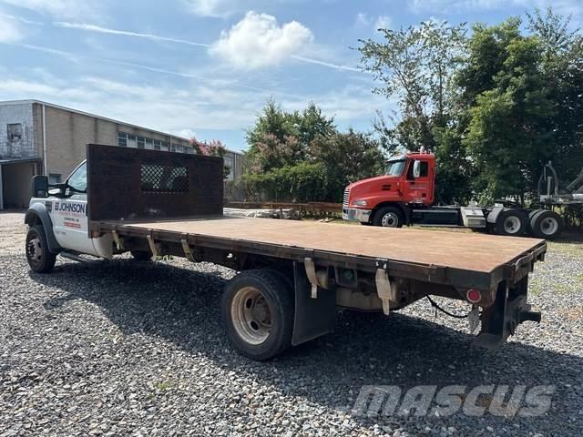 Ford F-550 Camioane platforma/prelata