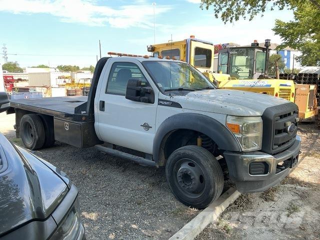 Ford F-550 Camioane platforma/prelata