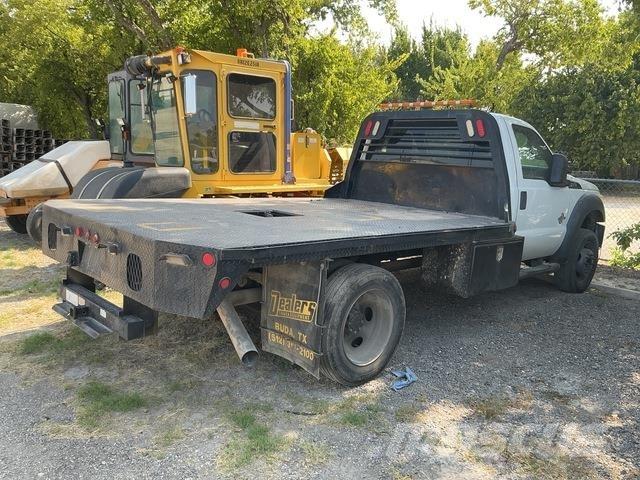 Ford F-550 Camioane platforma/prelata