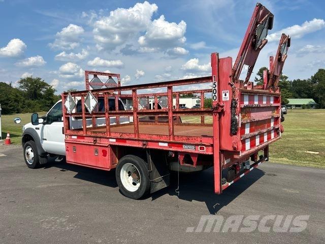 Ford F-550 Camioane platforma/prelata
