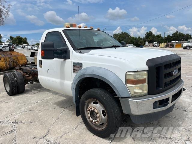 Ford F-550 Cabine si interior