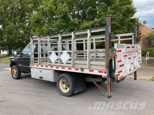 Ford F-550 Camioane platforma/prelata