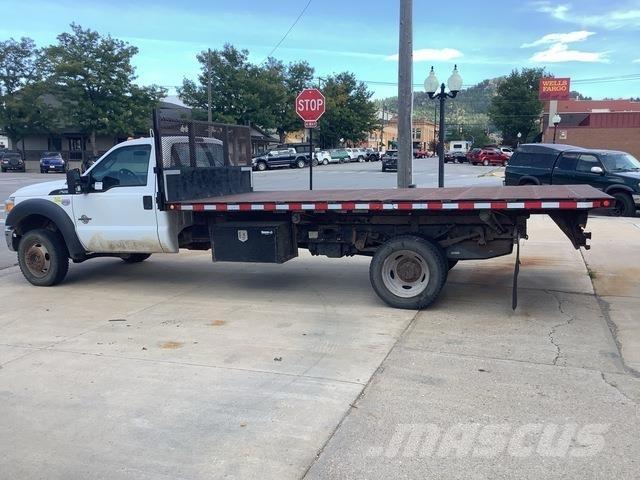 Ford F-550 Autobasculanta