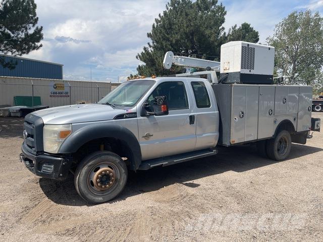 Ford F-550 Municipal/vehicul cu uz general