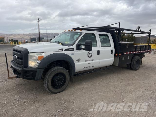 Ford F-550 Camioane platforma/prelata