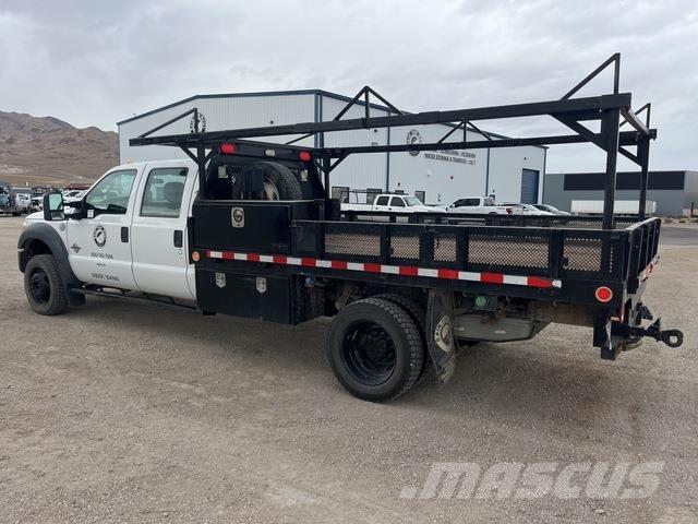 Ford F-550 Camioane platforma/prelata