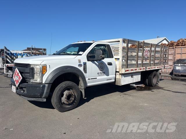 Ford F-550 Camioane platforma/prelata