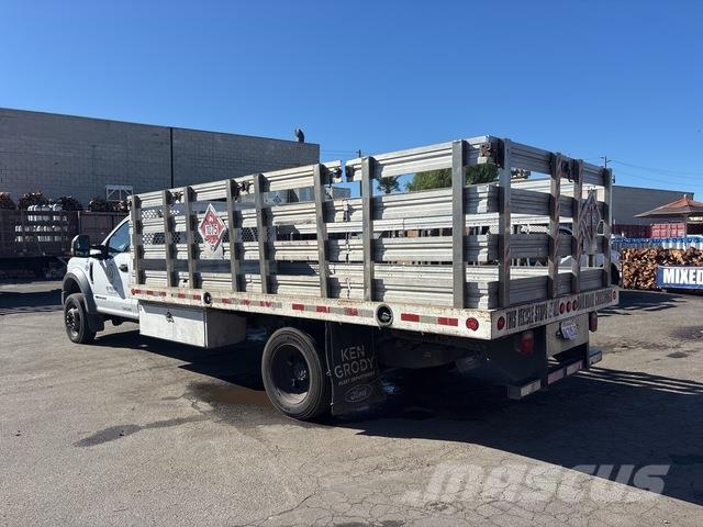 Ford F-550 Camioane platforma/prelata