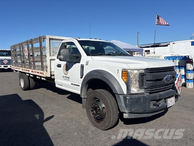 Ford F-550 Camioane platforma/prelata