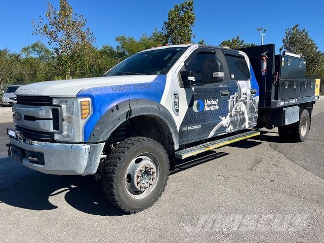 Ford F-550 Camioane platforma/prelata