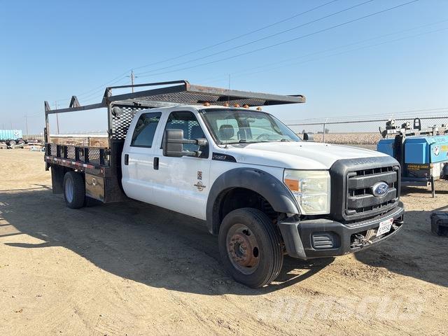 Ford F-550 Camioane platforma/prelata